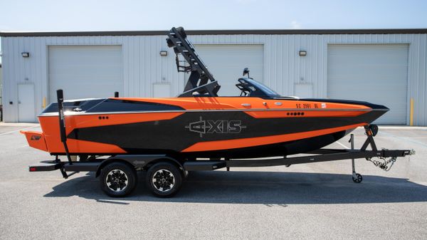 Axis Wake Research A22 