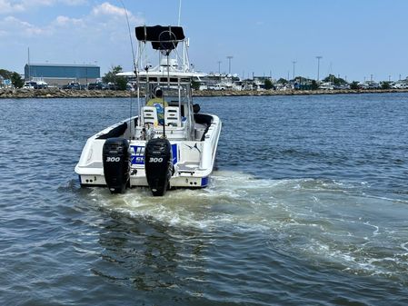 Boston-whaler 320-OUTRAGE image