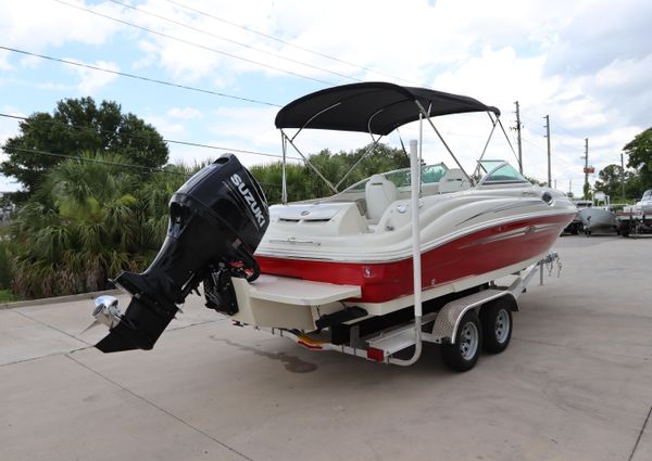 Sea Ray 240 Sundeck image