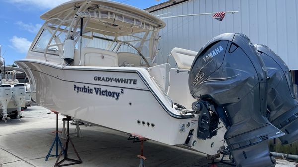 Grady-White Freedom 335