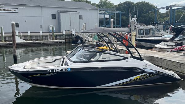 Yamaha Boats AR210 