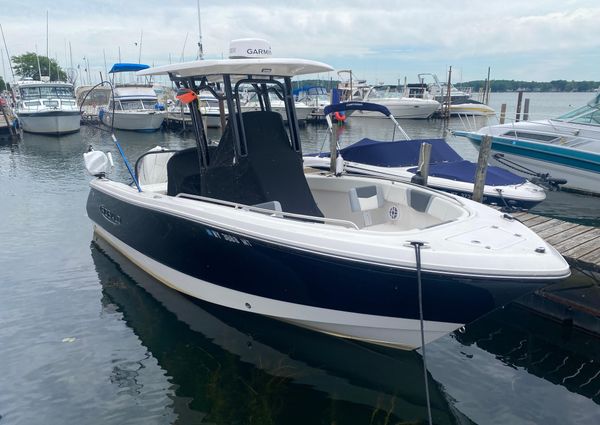 Robalo R230-CENTER-CONSOLE image