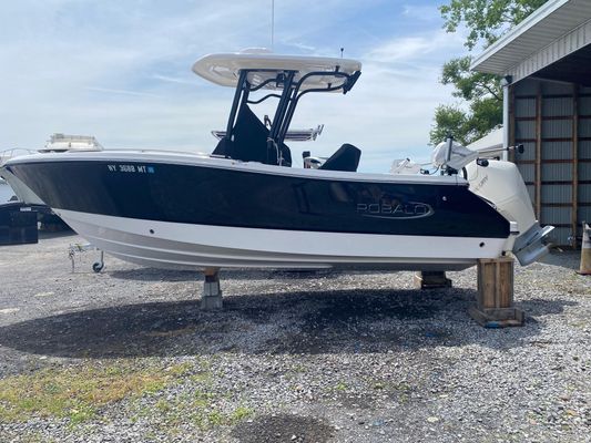 Robalo R230-CENTER-CONSOLE - main image