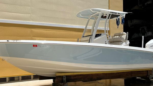 Boston Whaler 250 Dauntless