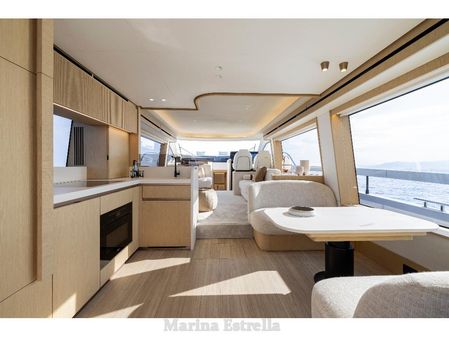 Azimut 62 image