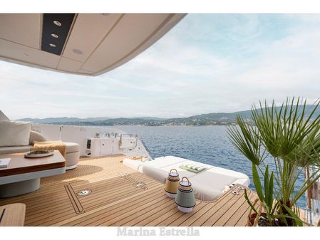 Azimut 62 image