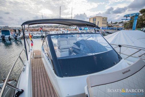 Quicksilver Activ 875 Sundeck image