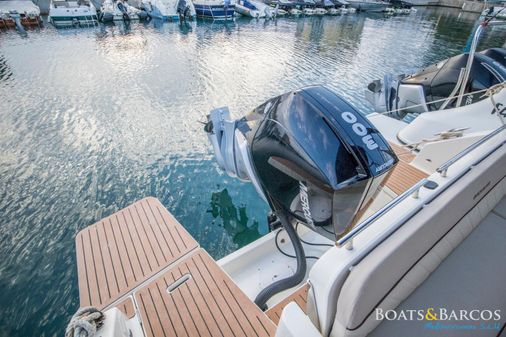 Quicksilver Activ 875 Sundeck image