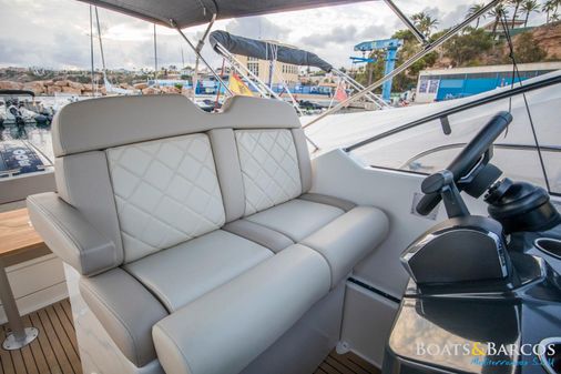 Quicksilver Activ 875 Sundeck image