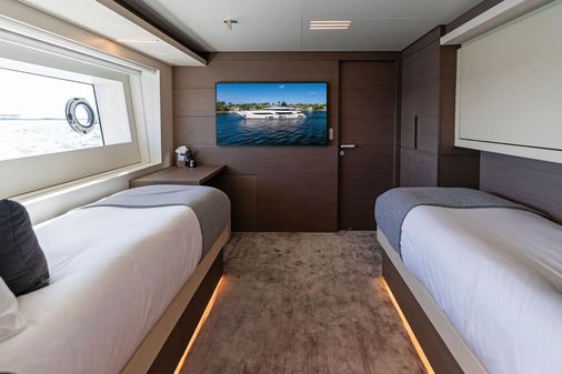 Custom Line Navetta 37 image