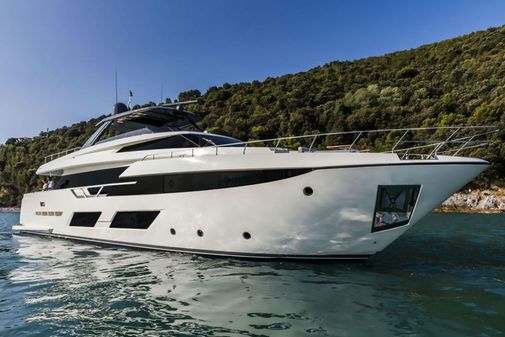 Ferretti Yachts 920 image