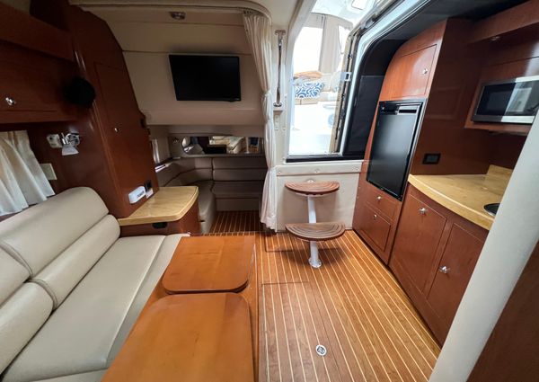 Regal 3760 Sportyacht image