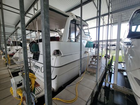 Sea Ray 380 Aft Cabin image
