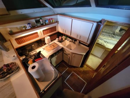 Sea Ray 380 Aft Cabin image