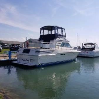 Sea Ray 415 Aft Cabin 