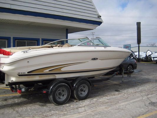 Sea Ray 210 Bow Rider - main image