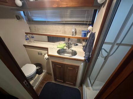 Carver 3807 Aft Cabin image