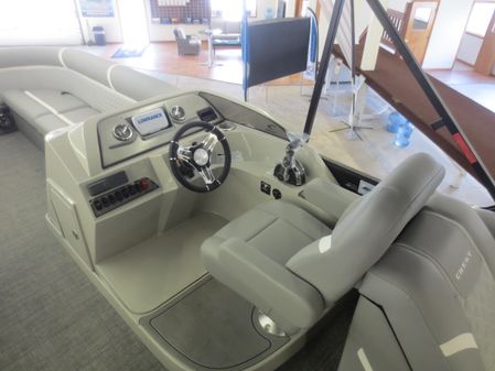 Crest Classic Platinum 240 SLC image