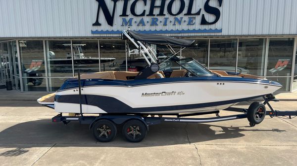 MasterCraft NXT 22