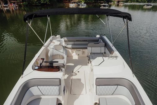 Bayliner D22I image