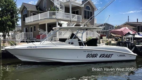 Boston Whaler 320 Outrage Cuddy Cabin