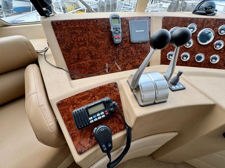 Meridian 490-PILOTHOUSE image