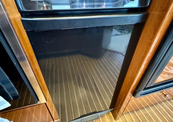 Meridian 490-PILOTHOUSE image