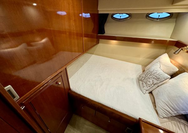 Meridian 490-PILOTHOUSE image