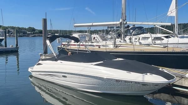 Sea Ray Sundeck 