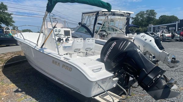 Sea Pro 206 Center Console