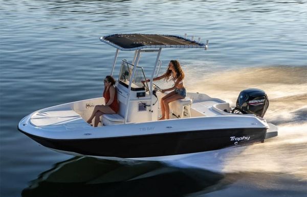 2025 Bayliner Trophy T18