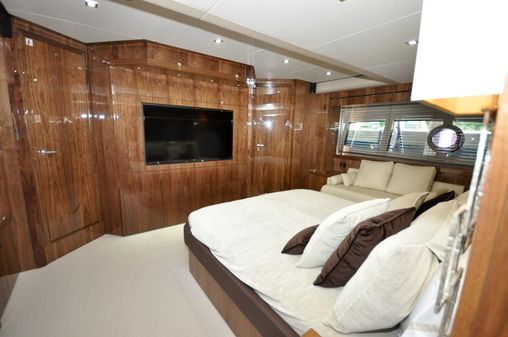 Sunseeker 28 Metre Yacht image