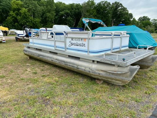Sweetwater Pontoon - main image