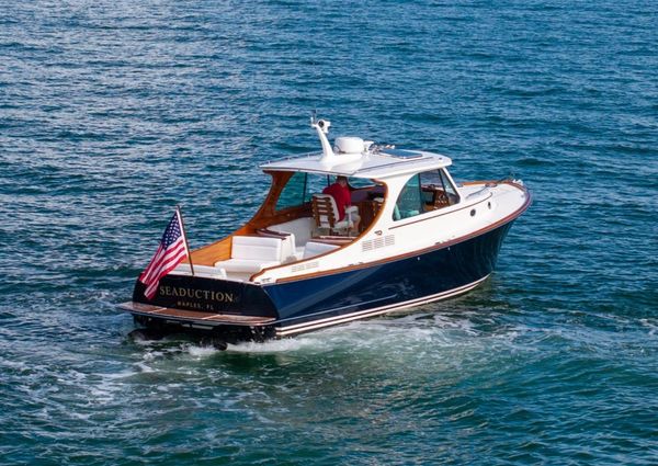 Hinckley Picnic Boat 34 S image