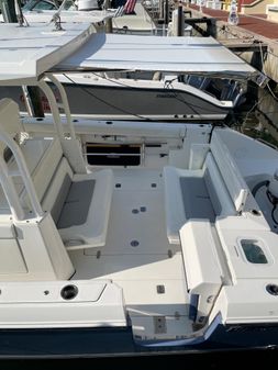 Pursuit S 328 Sport image