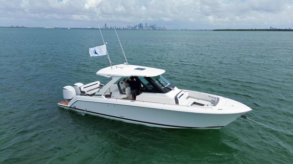 Tiara Sport 34 LS image