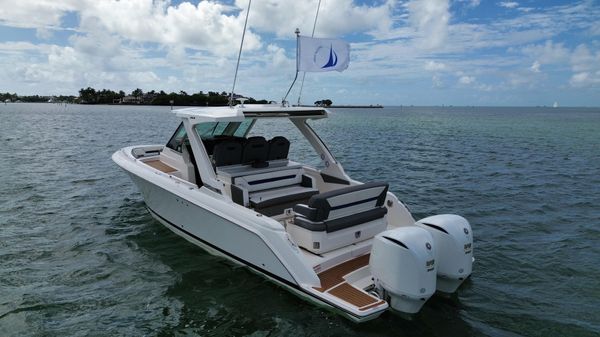 Tiara Sport 34 LS image