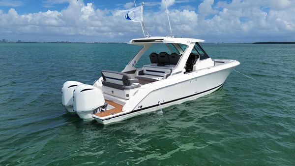 Tiara Sport 34 LS image