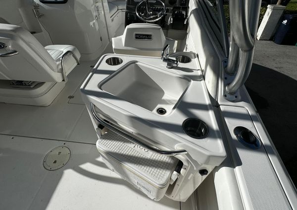 Robalo R247-DUAL-CONSOLE image