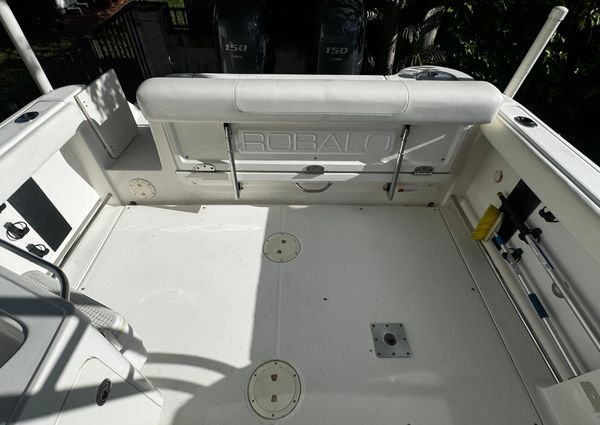 Robalo R247-DUAL-CONSOLE image