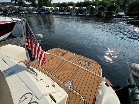 Sea Ray 330 Sundancer image