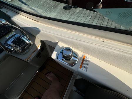 Sea Ray 330 Sundancer image