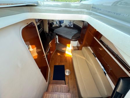 Sea Ray 330 Sundancer image