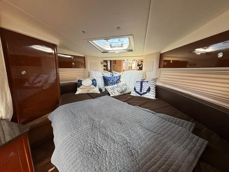 Sea Ray 330 Sundancer image