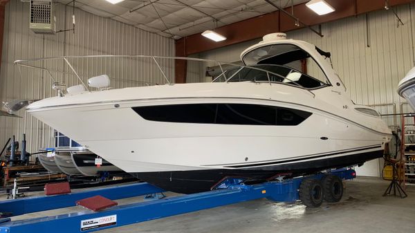 Sea Ray 330 Sundancer 