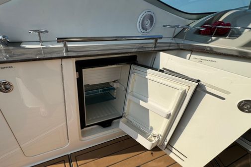 Sea Ray 330 Sundancer image