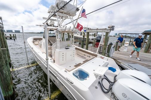 Everglades 325 Center Console image