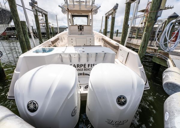 Everglades 325 Center Console image