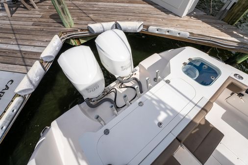 Everglades 325 Center Console image