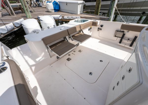 Everglades 325 Center Console image